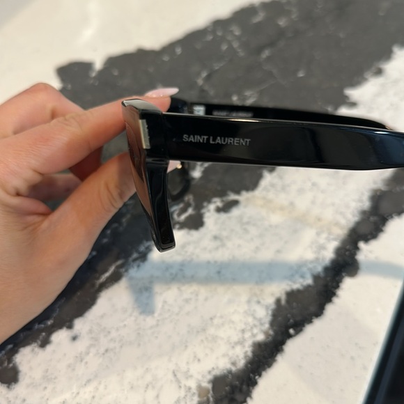 Saint Laurent BOLD SL1 Sunglasses - Picture 3 of 7